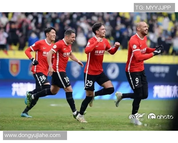 成都篮球队战术引发热议球迷与专家各执己见的争论分析